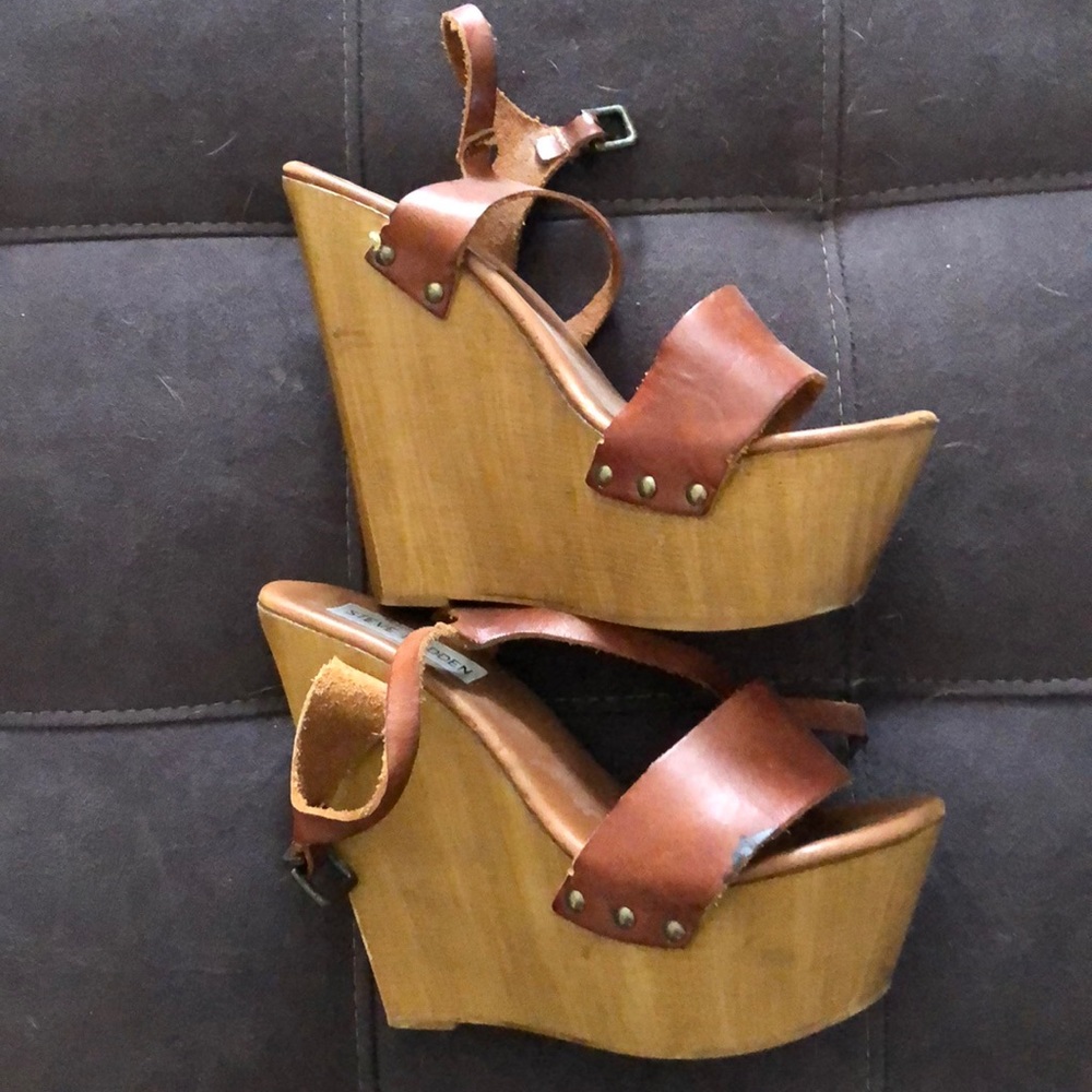 High heeled leather shoes